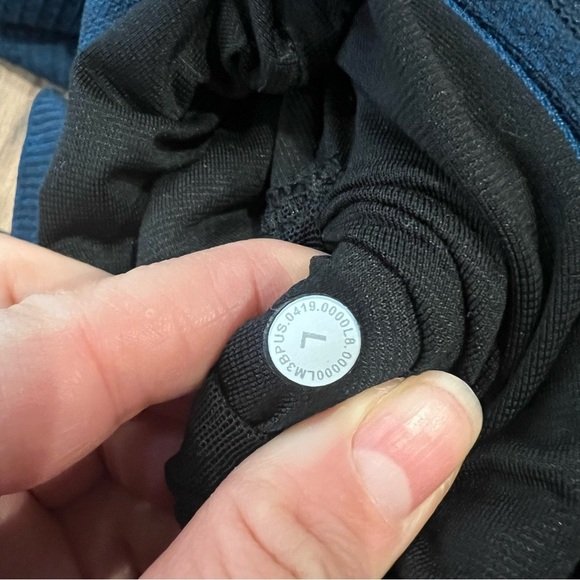 Lululemon Engineered Warmth Jacket
Poseidon / Black - Picture 7 of 8